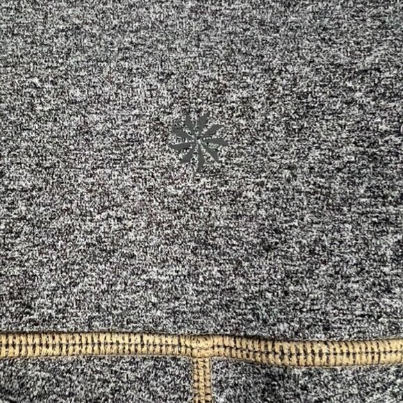 Athleta Salutation Stash Pocket 7/8 Tight in Powervita. Grey Pebble Beach - Picture 3 of 12